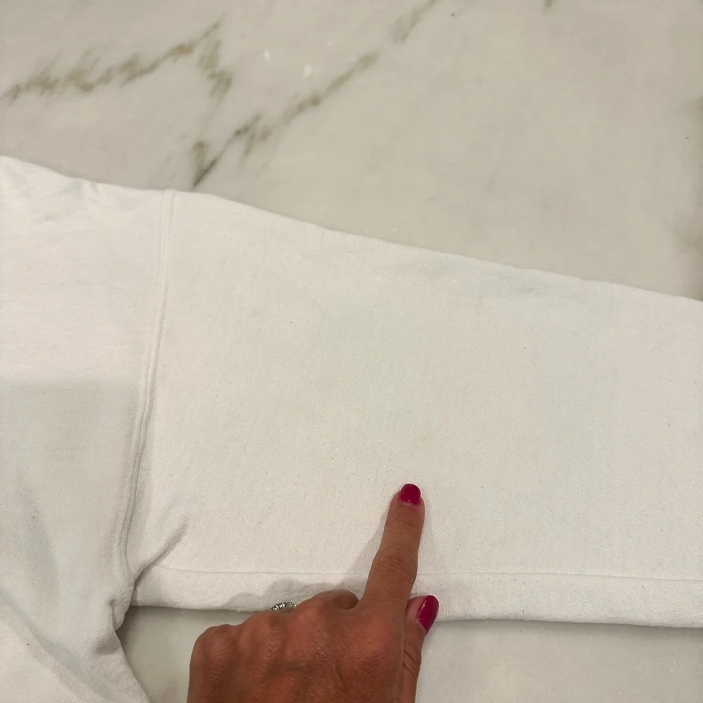 Skull sweatshirt. Size large. Unisex size. - Picture 6 of 7